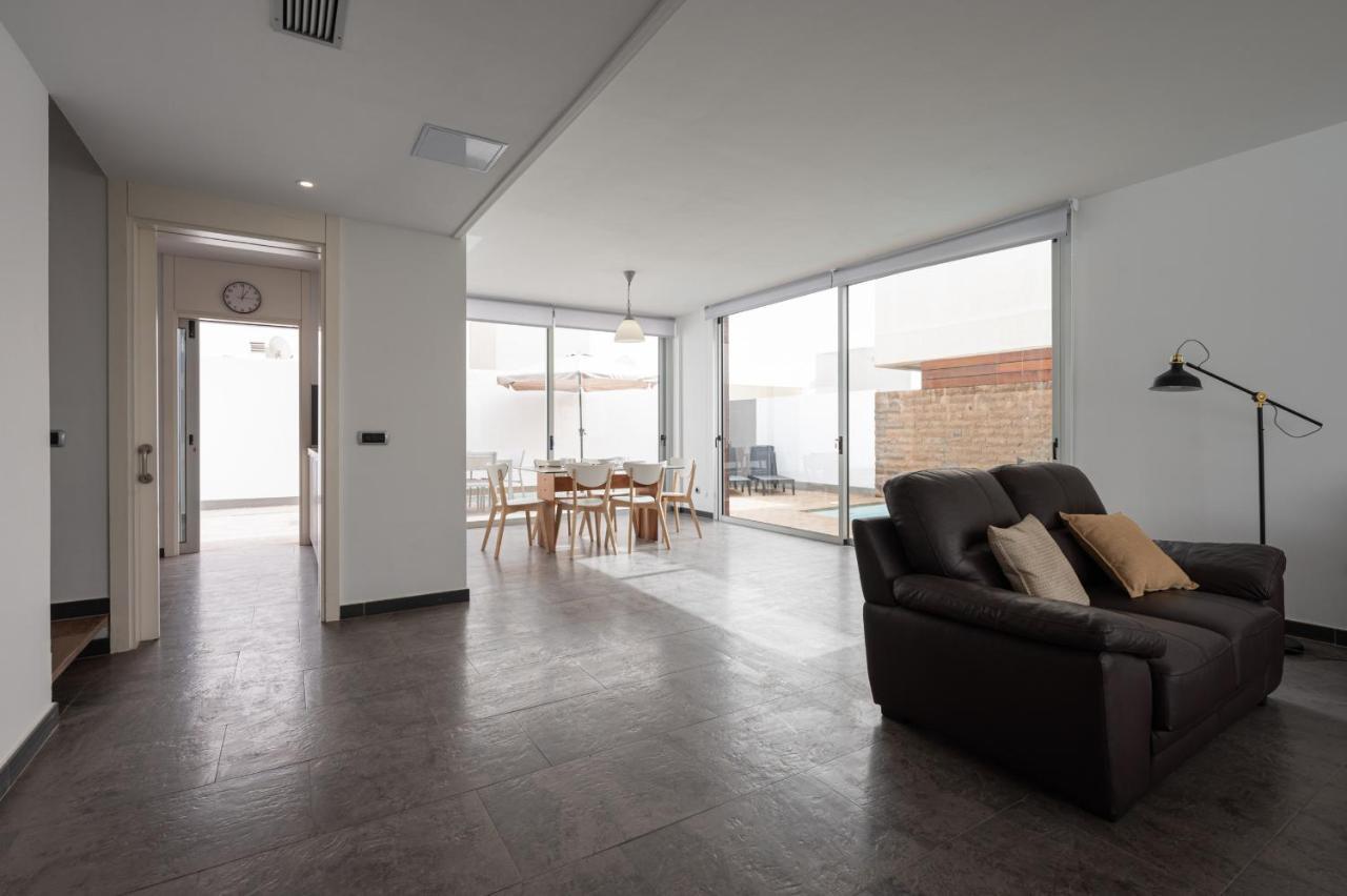 Modern 2Br House - Private Pool - Parking Βίλα San Bartolomé Εξωτερικό φωτογραφία