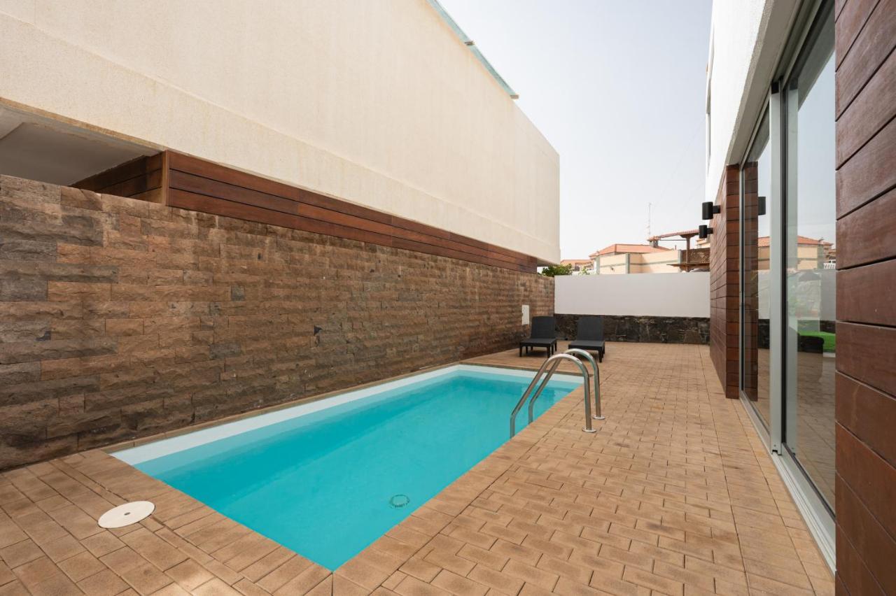 Modern 2Br House - Private Pool - Parking Βίλα San Bartolomé Εξωτερικό φωτογραφία