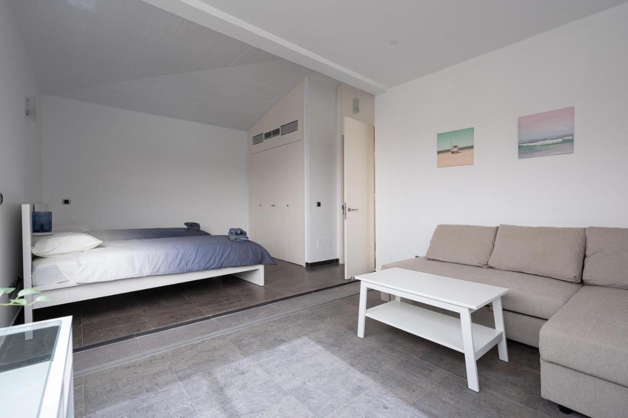 Modern 2Br House - Private Pool - Parking Βίλα San Bartolomé Εξωτερικό φωτογραφία